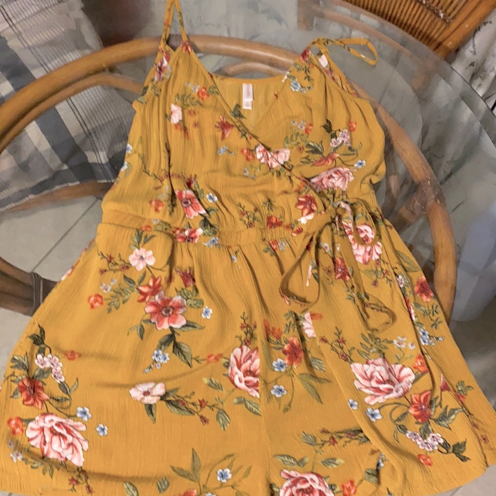 Xhilaration Ladies Romper Size M